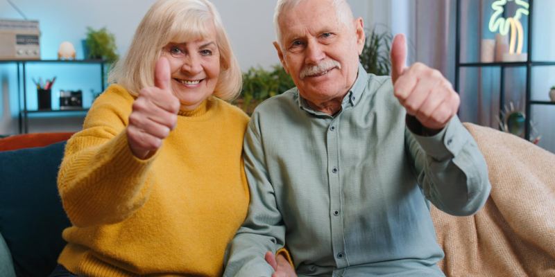 пенсионери се радват, че са избрали изгоден кредит